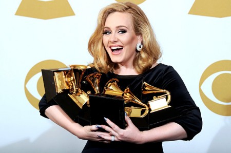1646559-adele-backstage-grammy-grammys-2012-show-617