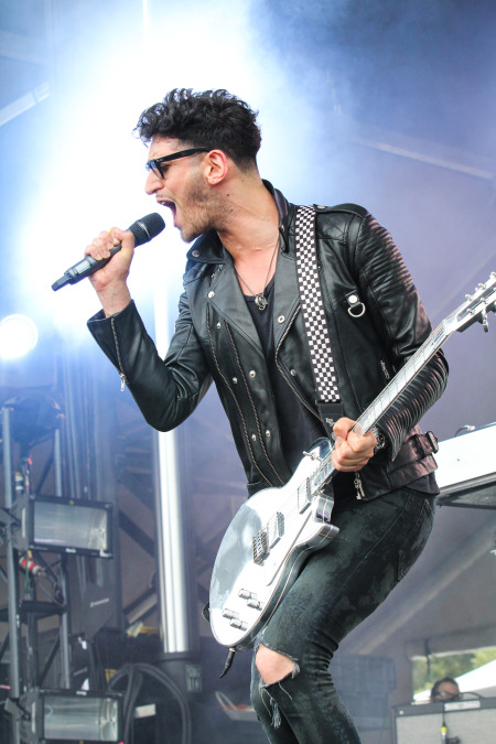 ACL_Chromeo1